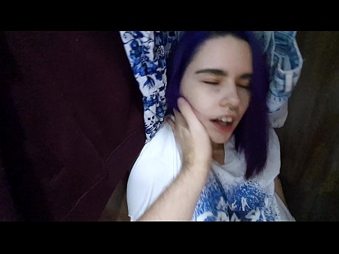 ❤️ Xwişka min di dolabê de dît û alîkariya wê kir ❤️ Vîdyoyê qijkî li me ku.hentaisun.ru ﹏
